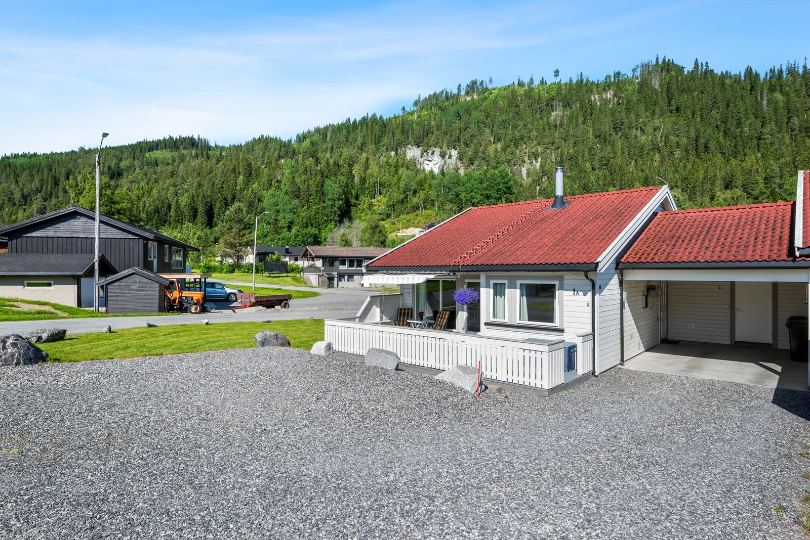 Velkommen til Skyttarveien 1A, presentert av Albin Bakkemo v/ Eiendomsmegler 1! (Foto: Interiørfoto, Haukdal) Galleribilde