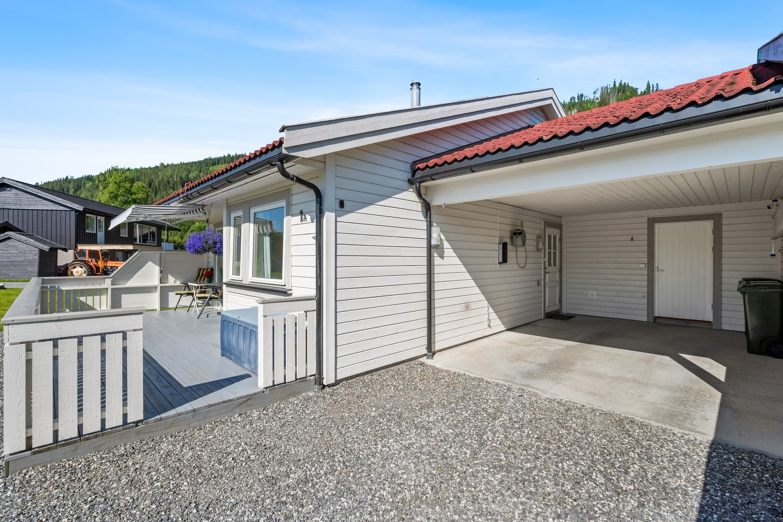 Det er utvendig bod på 4,9kvm. Galleribilde