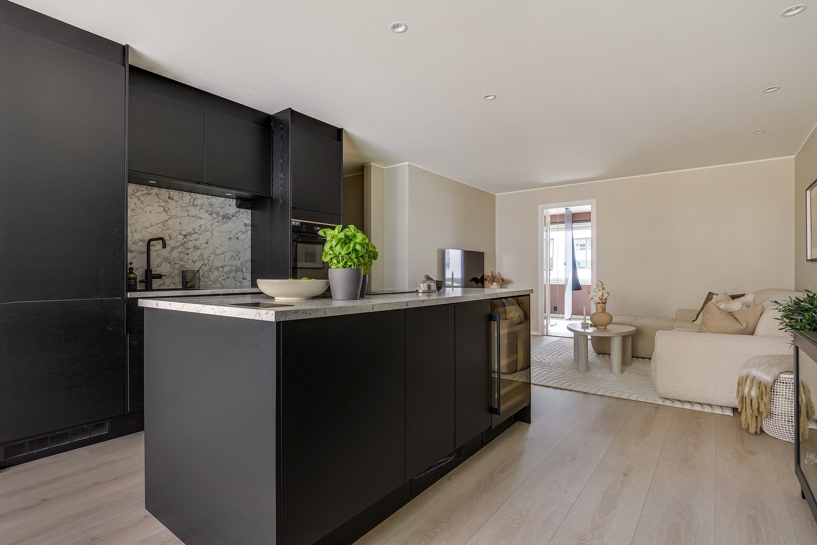 Smakfullt og påkostet kjøkken pusset opp i 2024. Galleribilde