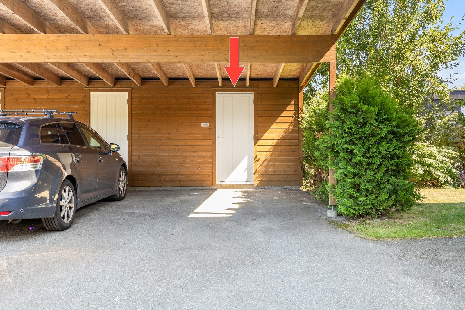 Det medfølger bod i bakkant av carport. Galleribilde