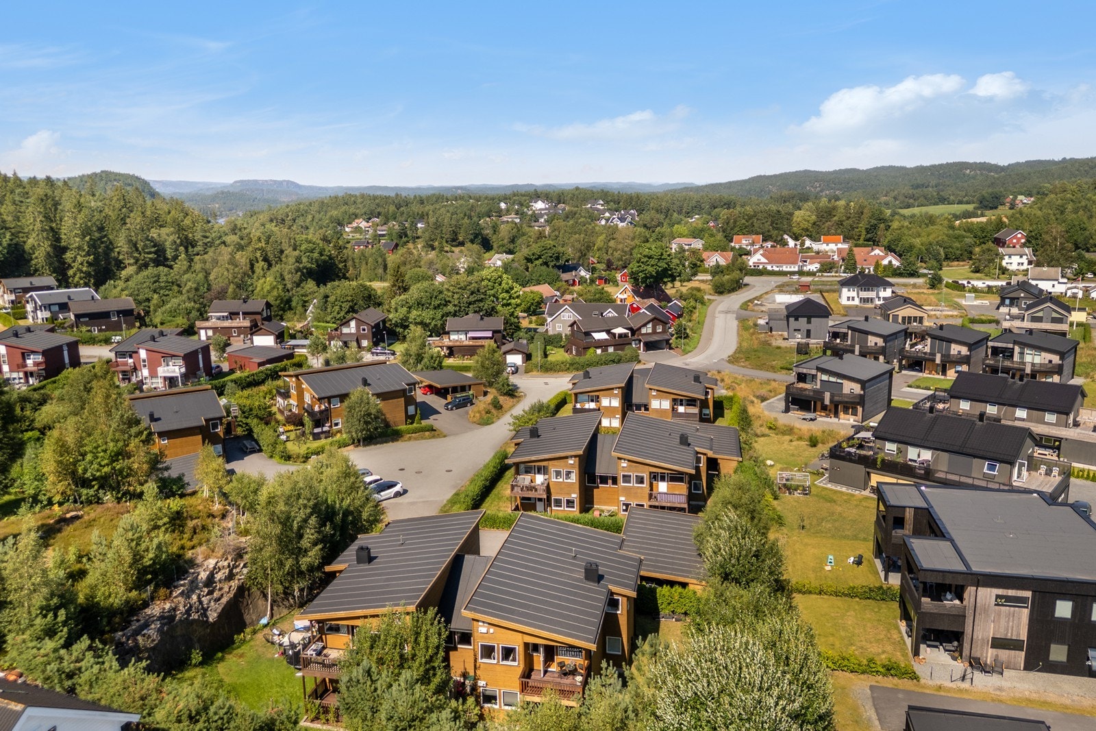 Et nyere boligfelt kun 2-3 km nordvest for Grimstad sentrum. Galleribilde