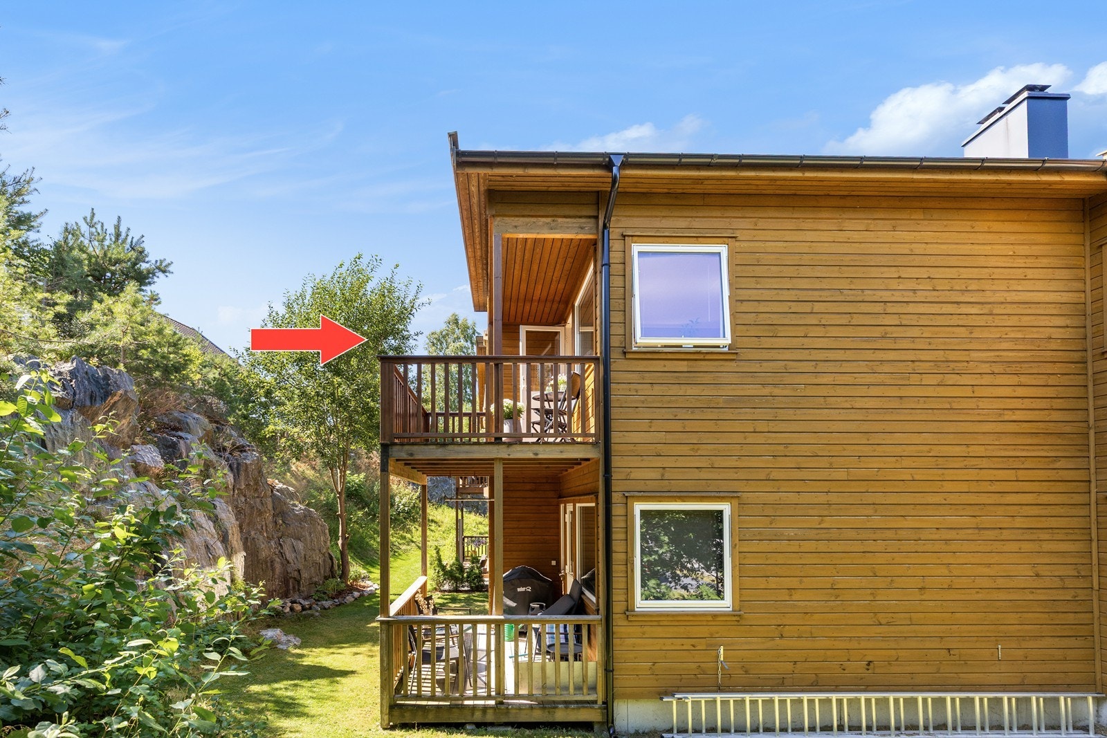 Terrasse på baksiden uten innsyn. Galleribilde