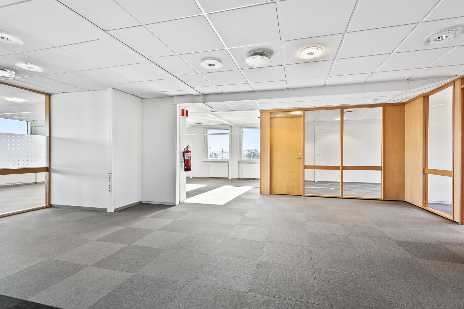 Lokalene kan oppgraderes og tilpasses til leietakers behov. Mulighet for å dele av eller utvide, alt etter behov. Galleribilde