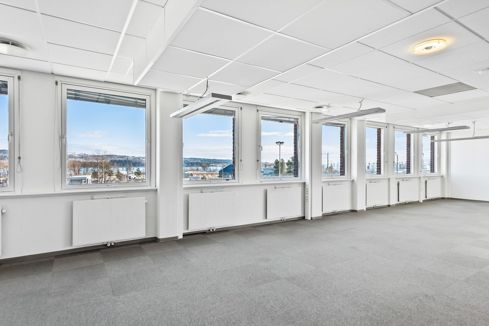 Åpent landskap med fin utsikt Galleribilde