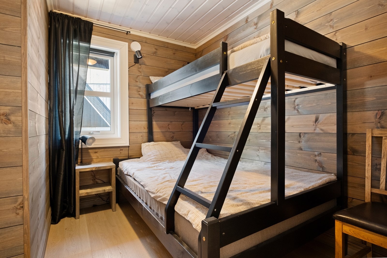 Resvegen 58A | Soverom 2 Galleribilde