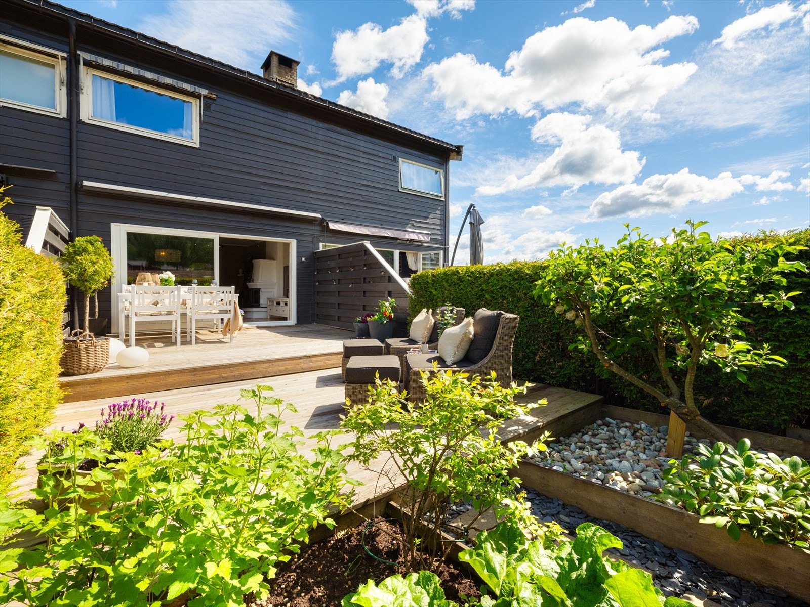 Camilla Bjerke Olsen i Nordvik Sandvika ønsker velkommen til Slalåmveien 24B! Galleribilde