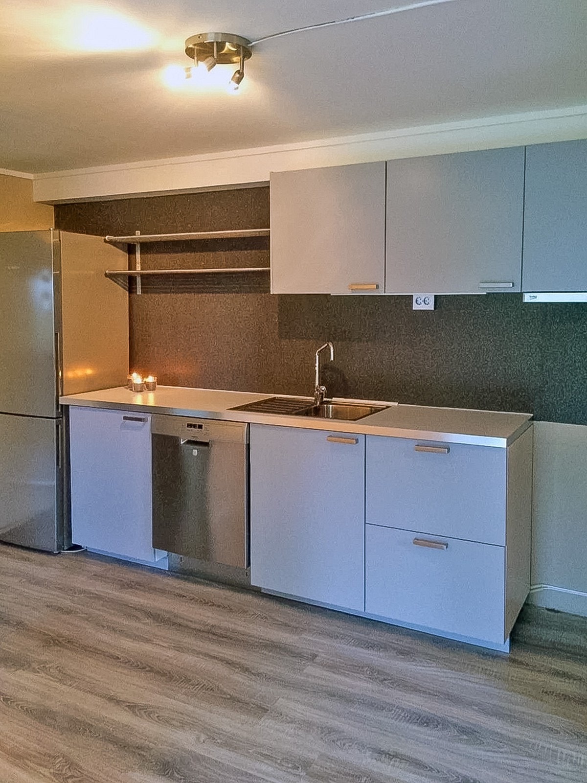 Kjøkken i leiligheten. Galleribilde