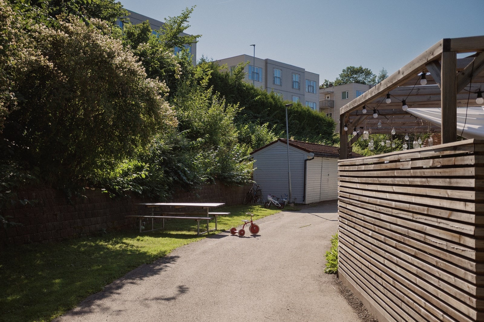 God intern og barnevennlig beliggenhet i blindvei, uten gjennomgangstrafikk. Galleribilde