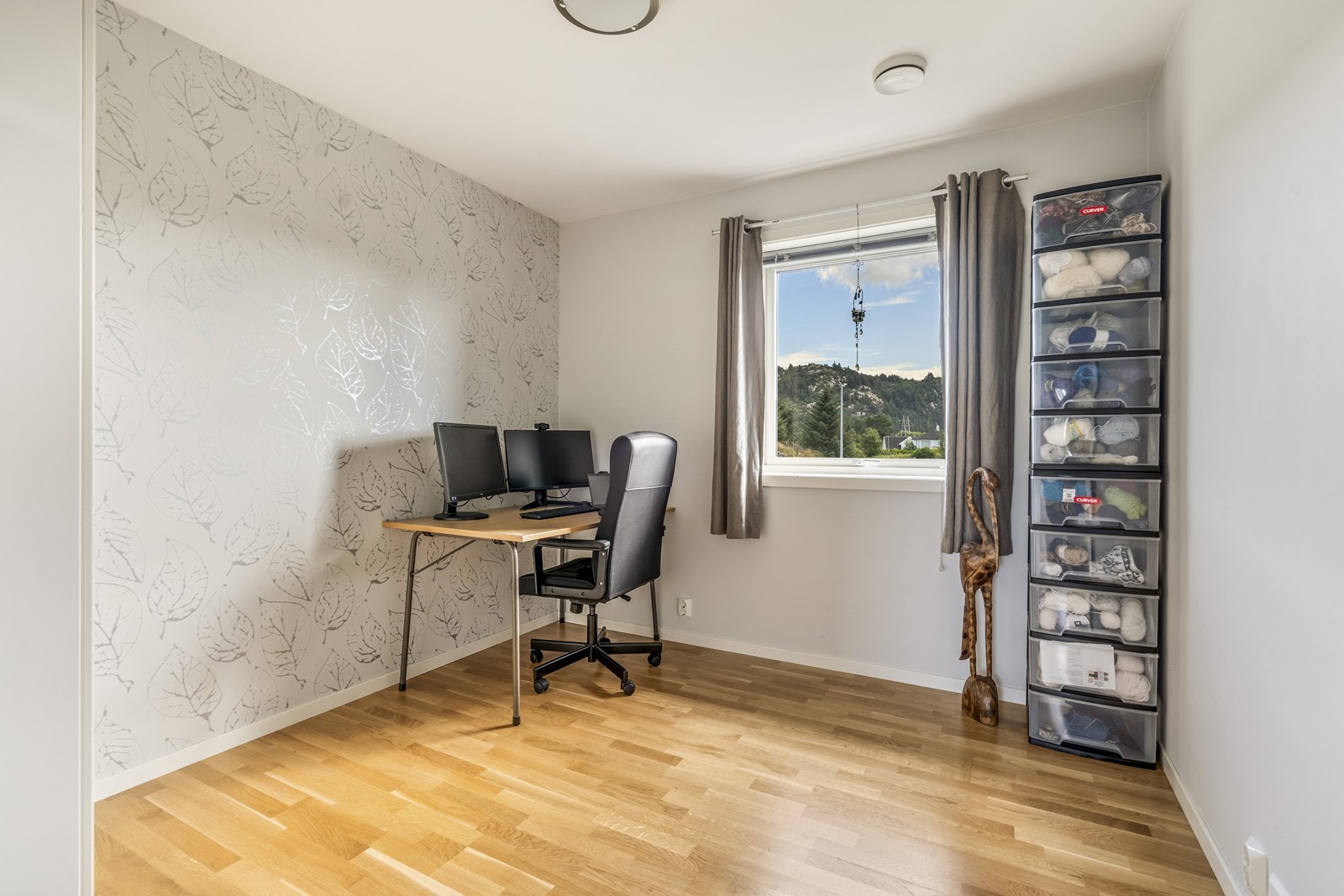 Soverom 2 med garderobe Galleribilde