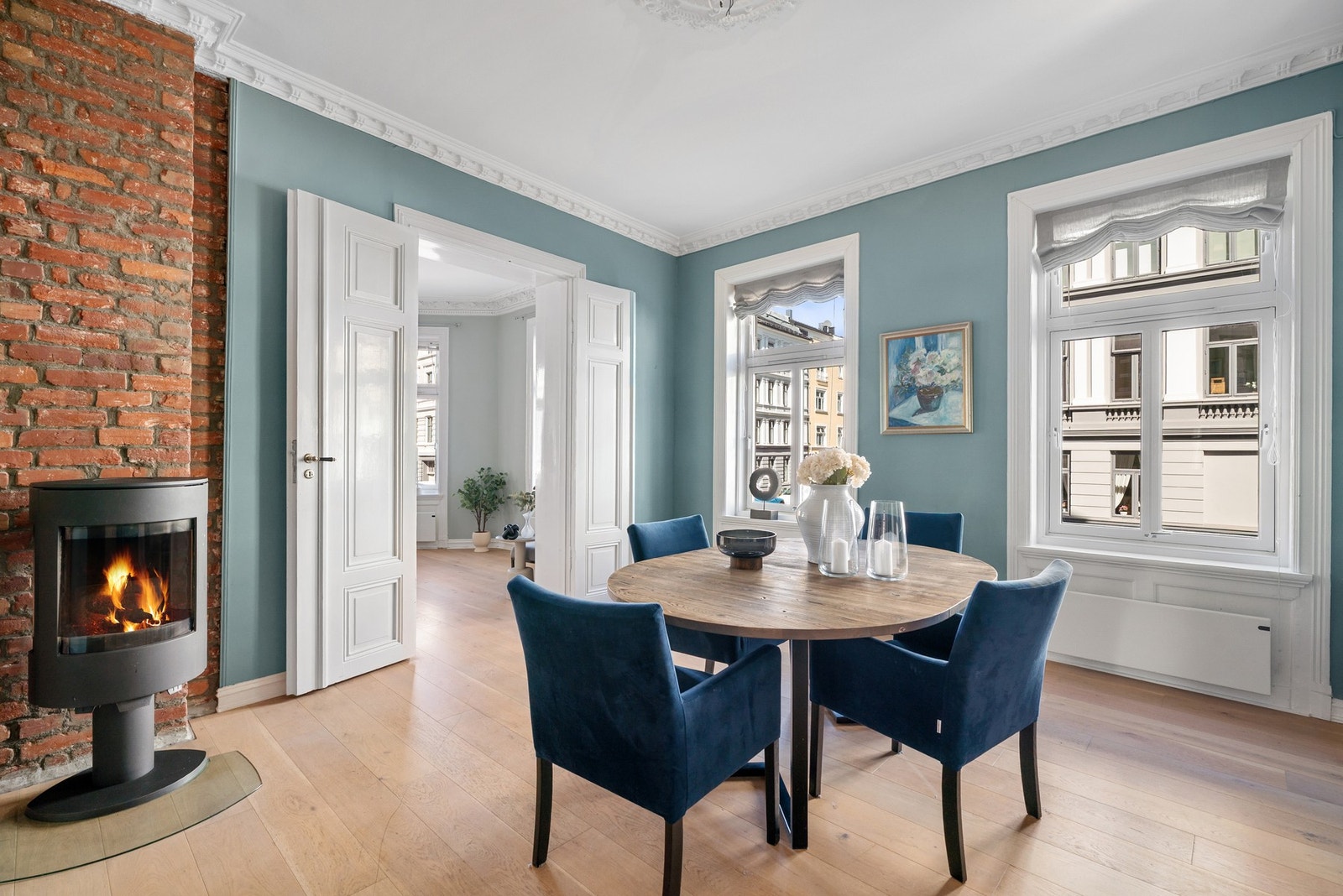 Leiligheten ligger med enkel adkomst i byggets 2. etasje. Galleribilde