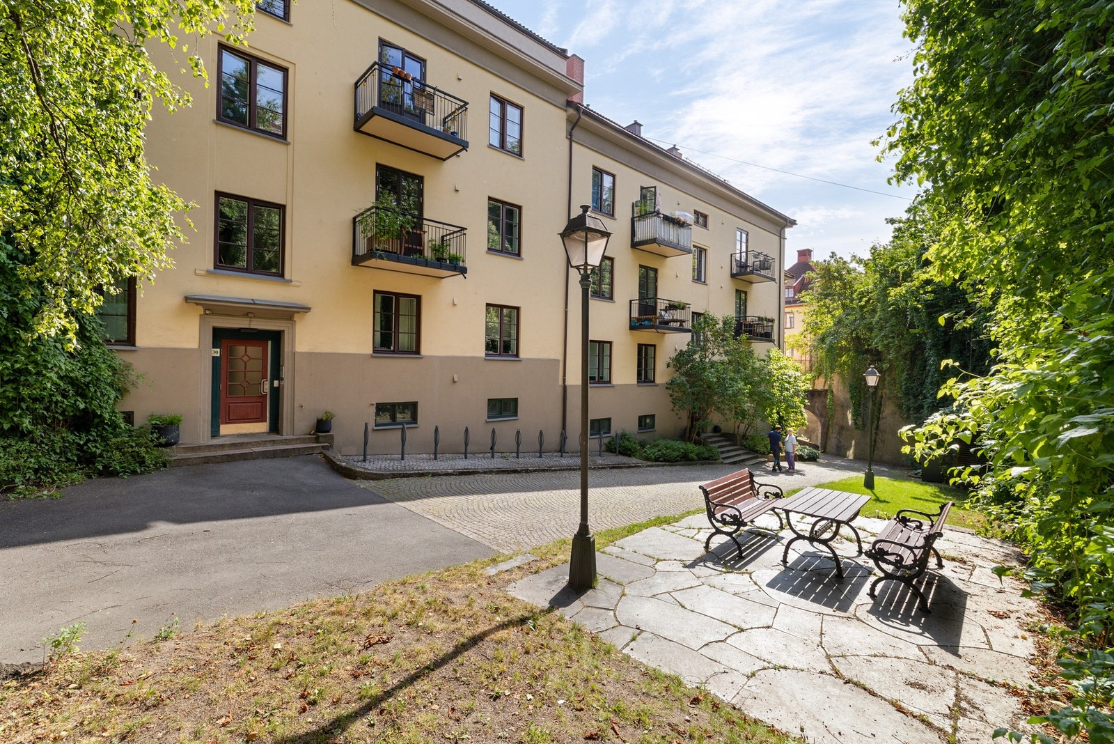 Fantastisk beliggenhet i et ettertraktet område - midt mellom pulserende byliv og grønne parker. Galleribilde