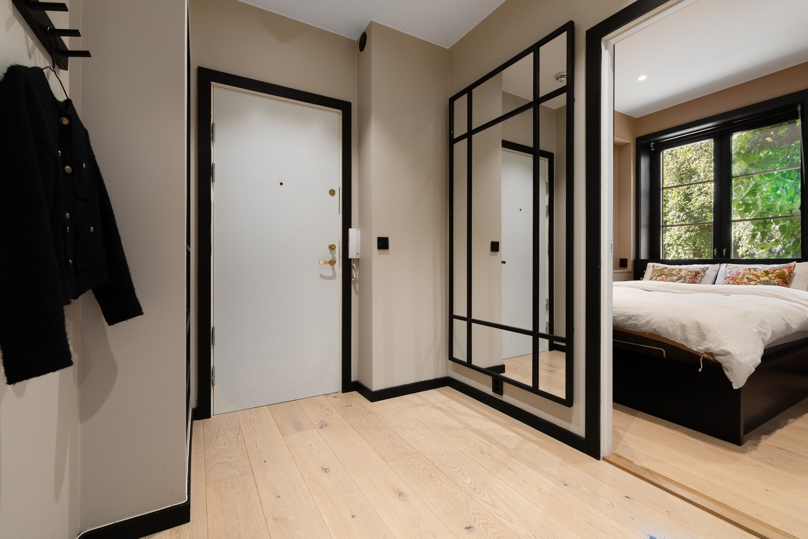 Det elektriske anlegget ble vesentlig oppgradert i 2019. Vakkert utsyn fra soverommet. Galleribilde