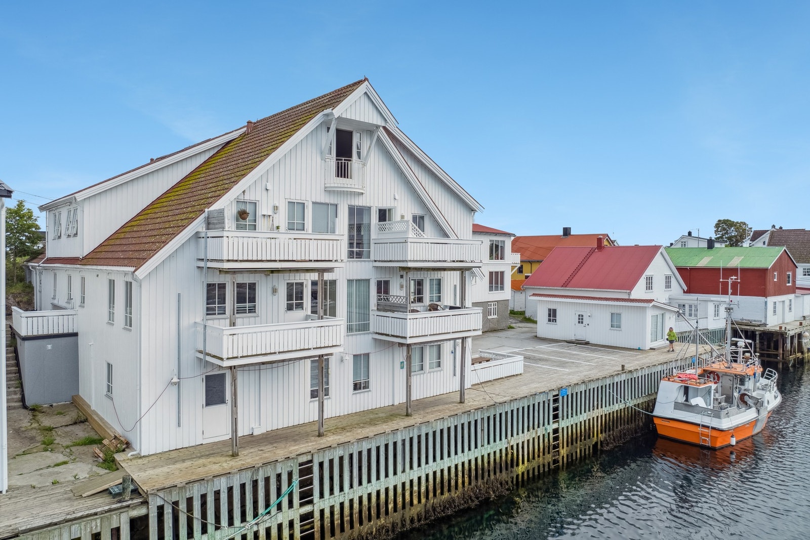 En unik og påkostet toppleilighet i populære Henningsvær i lofoten Galleribilde