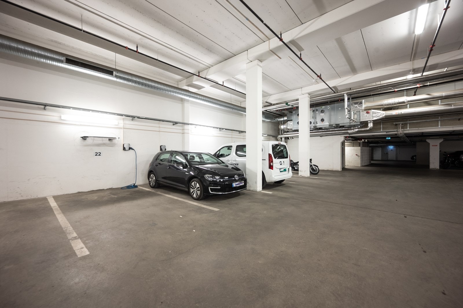 Det medfølger parkeringsplass i felles garasjeanlegg. Galleribilde