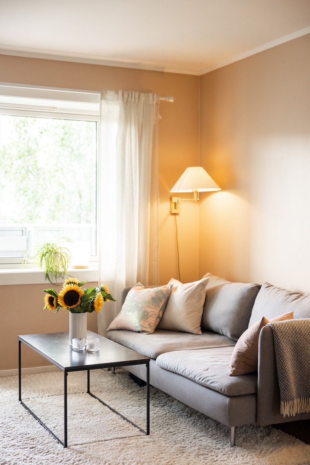 Leiligheten holder en gjennomgående god standard med tidsriktige fargevalg. Galleribilde