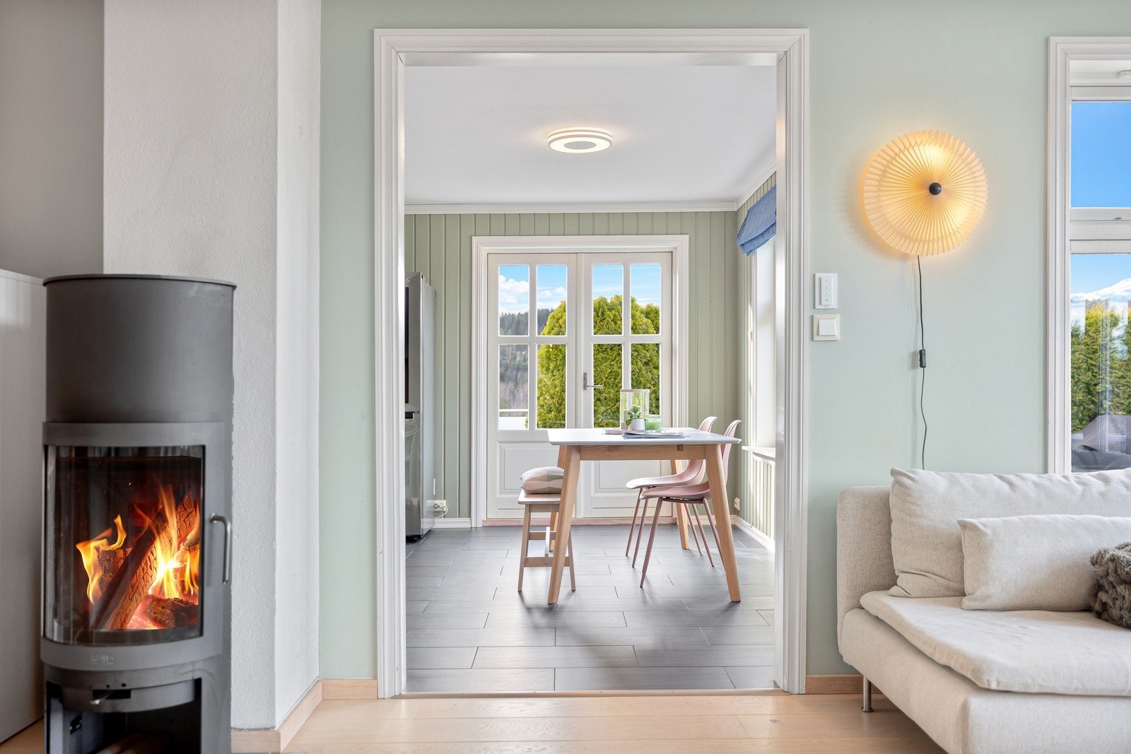 Vedovn i stue Galleribilde