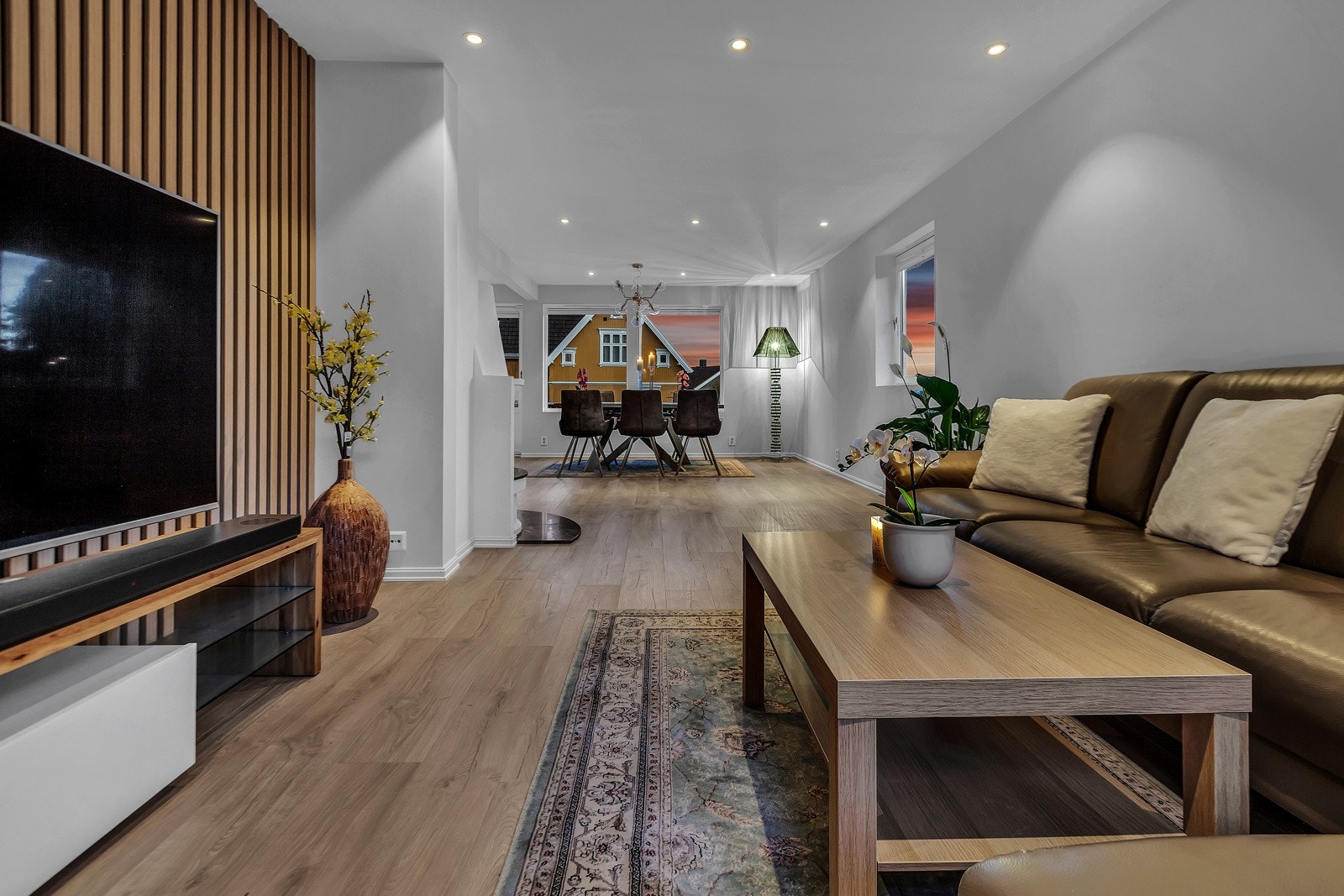 Her er det bare å være kreativ med møbleringen og skape gode sosiale soner. Galleribilde