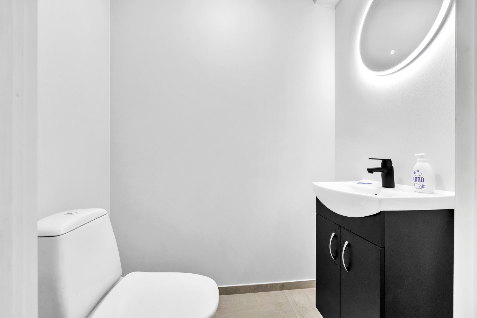 Det er i 2024 oppgradert med toalettrom i kjelleren. Galleribilde