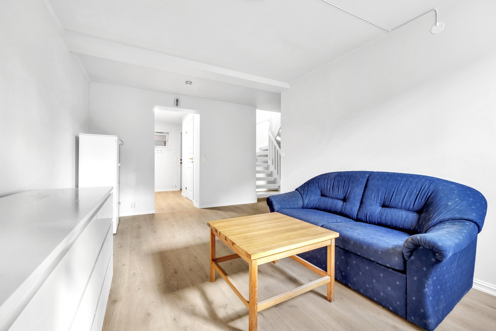 Kjelleren har en stue som passer perfekt for familiens tenåringer. Galleribilde