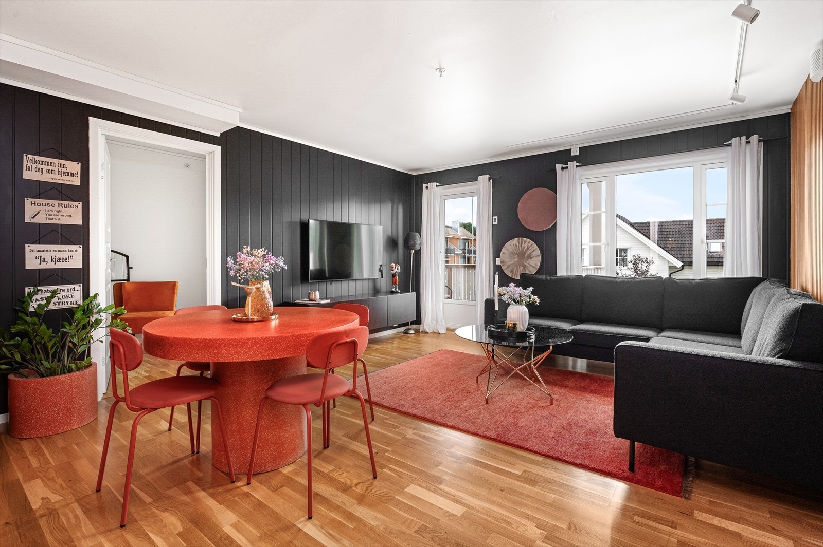 Arealeffektiv planløsning med god plass på stue og kjøkken Galleribilde