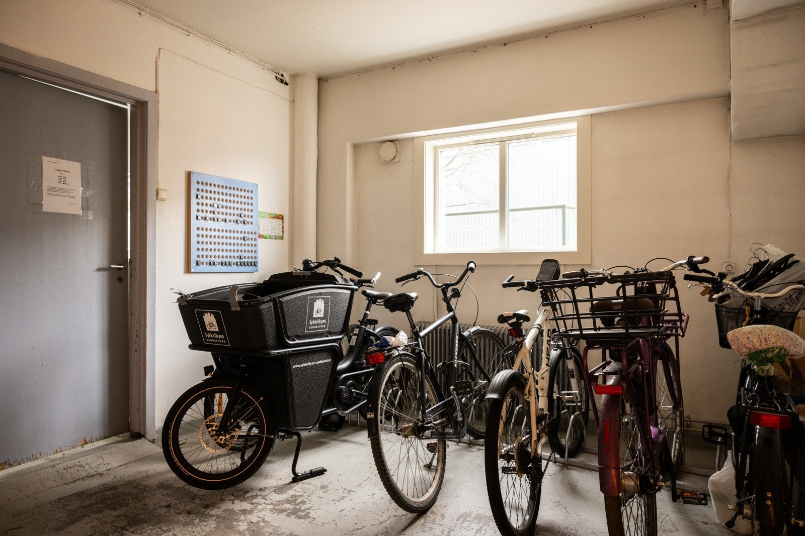 Felles sykkelrom. Galleribilde