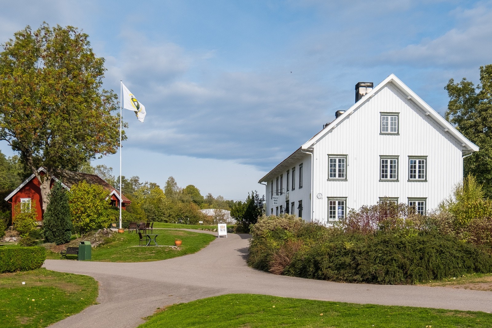 Golfkroa er klar for sommeren med både utendørs og innendørs servering Galleribilde