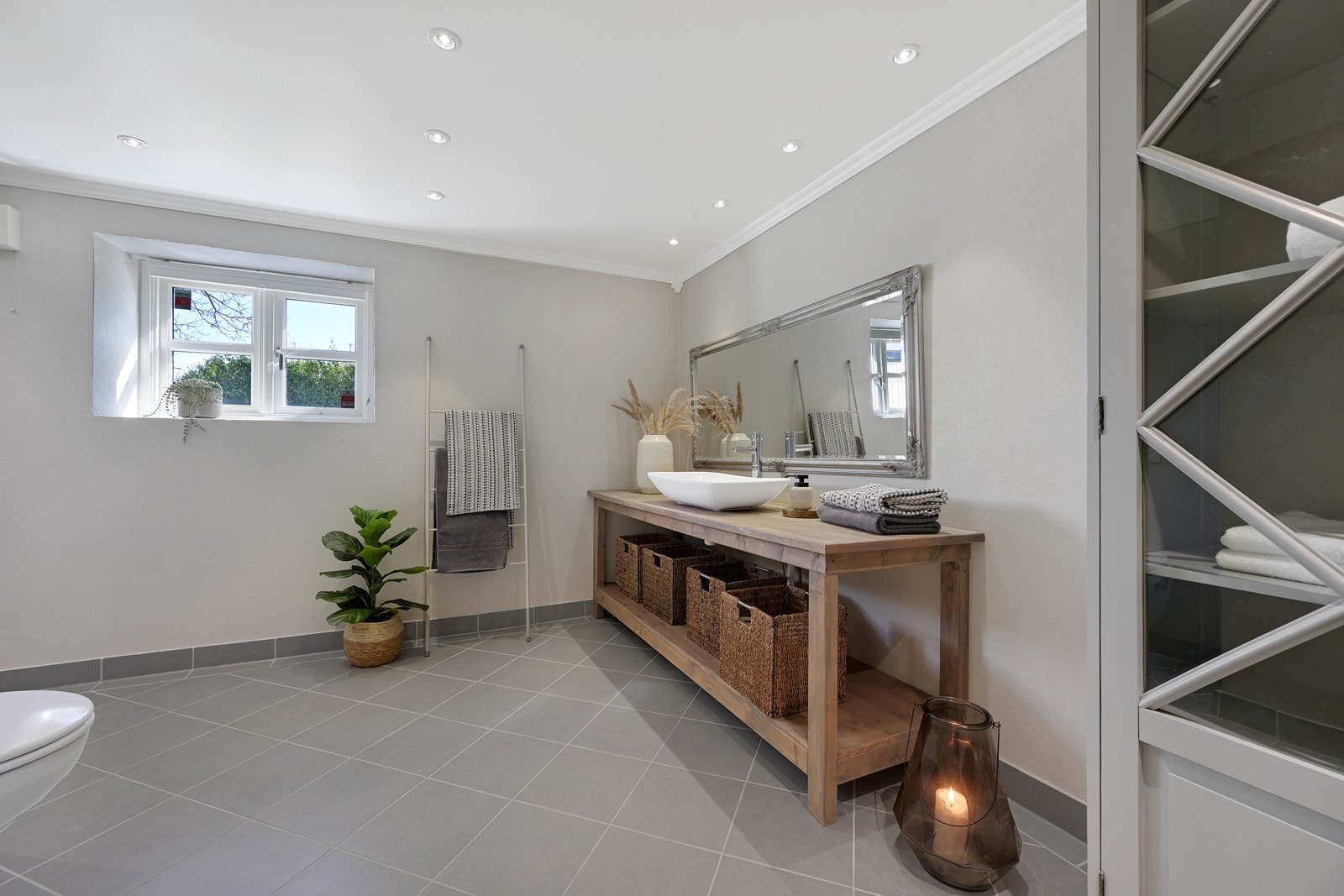 I denne etasjen finner vi også boligens andre bad Galleribilde