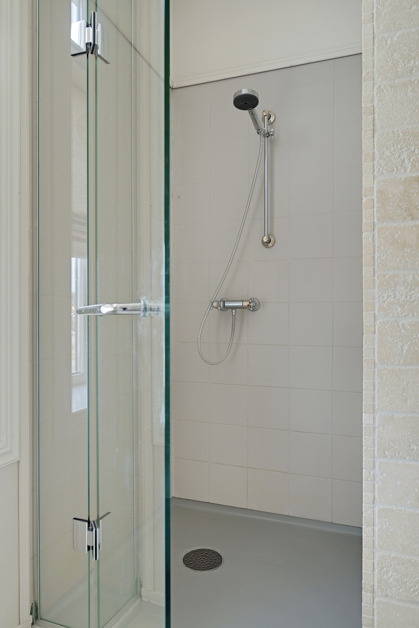 Romslig dusjnisje Galleribilde