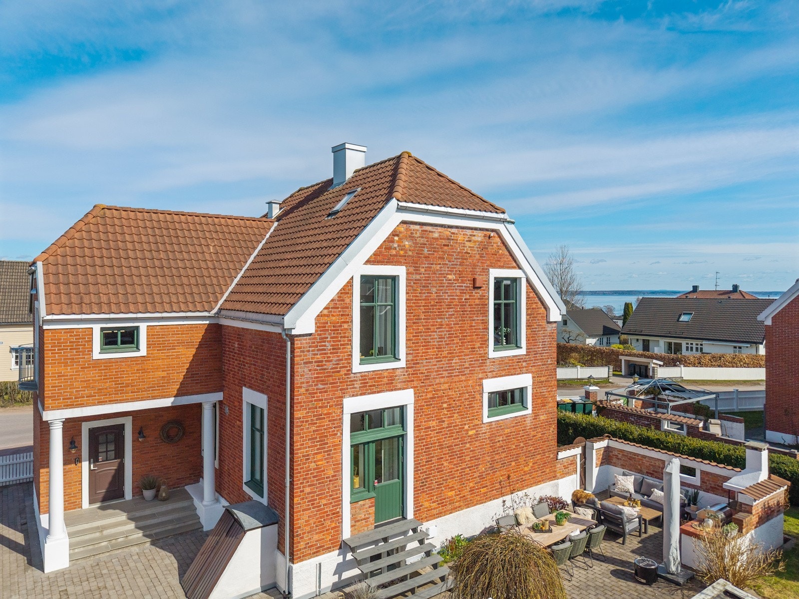 Da fortsetter vi inn den grønne døra og på innsiden Galleribilde