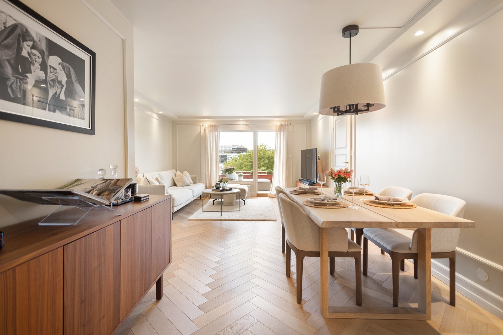 En garasjeplass i lukket anlegg medfølger leiligheten Galleribilde