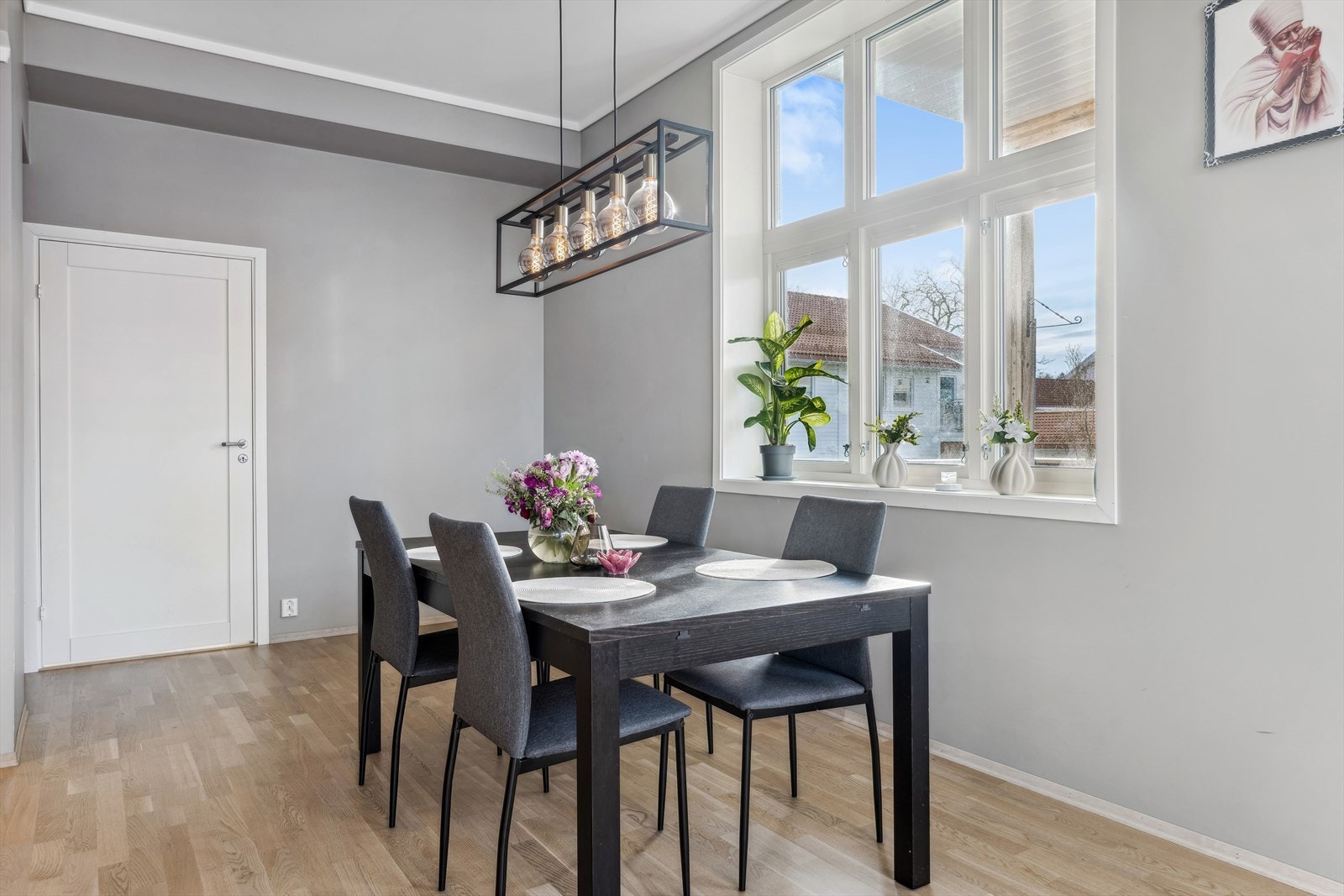 Her er det god plass til gjester for hyggelige sammenkomster Galleribilde