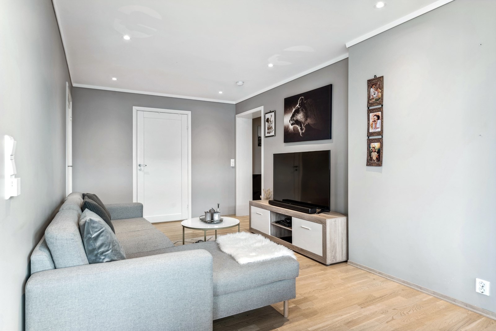 Koselig tv krok Galleribilde