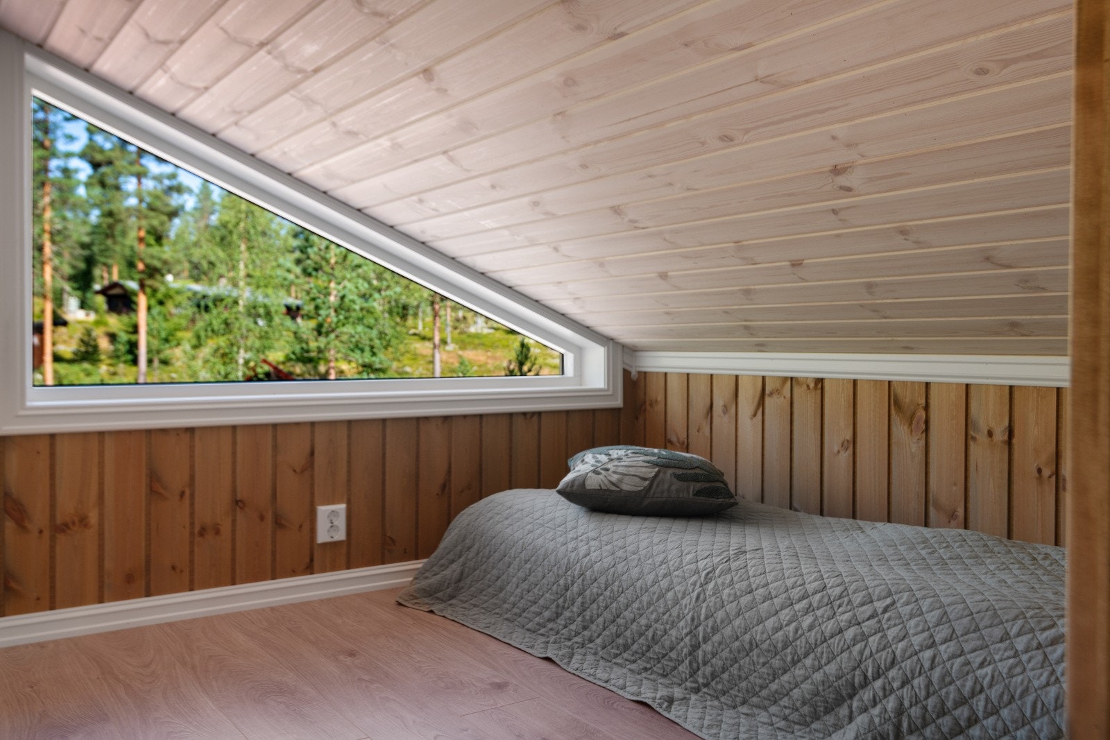 Man kan faktisk ha 2 dobbelsenger her, godt med stikkontakter og en vegglampe som lyskilde. Galleribilde