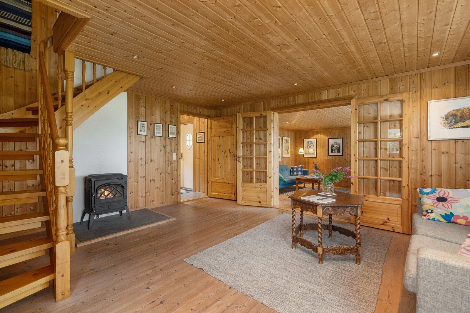 Stue. Herfra er det utgang til terrasse og hage. Galleribilde