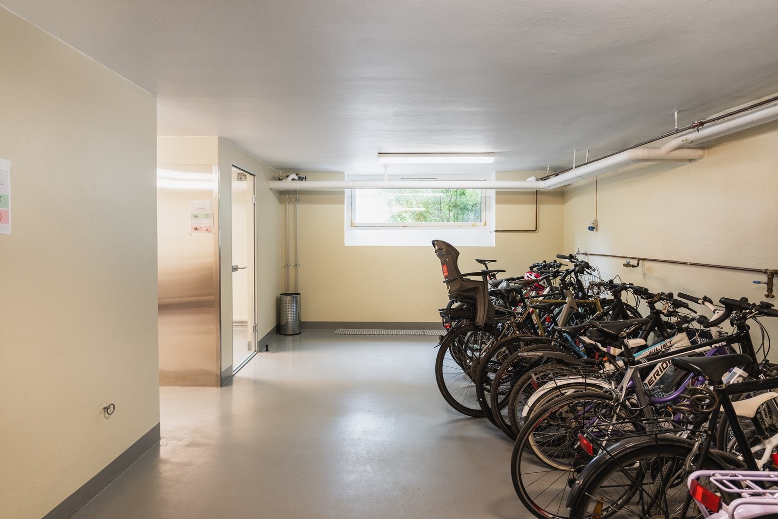 I løpet av året skal det etableres en sykkelrampe for enklere adkomst Galleribilde