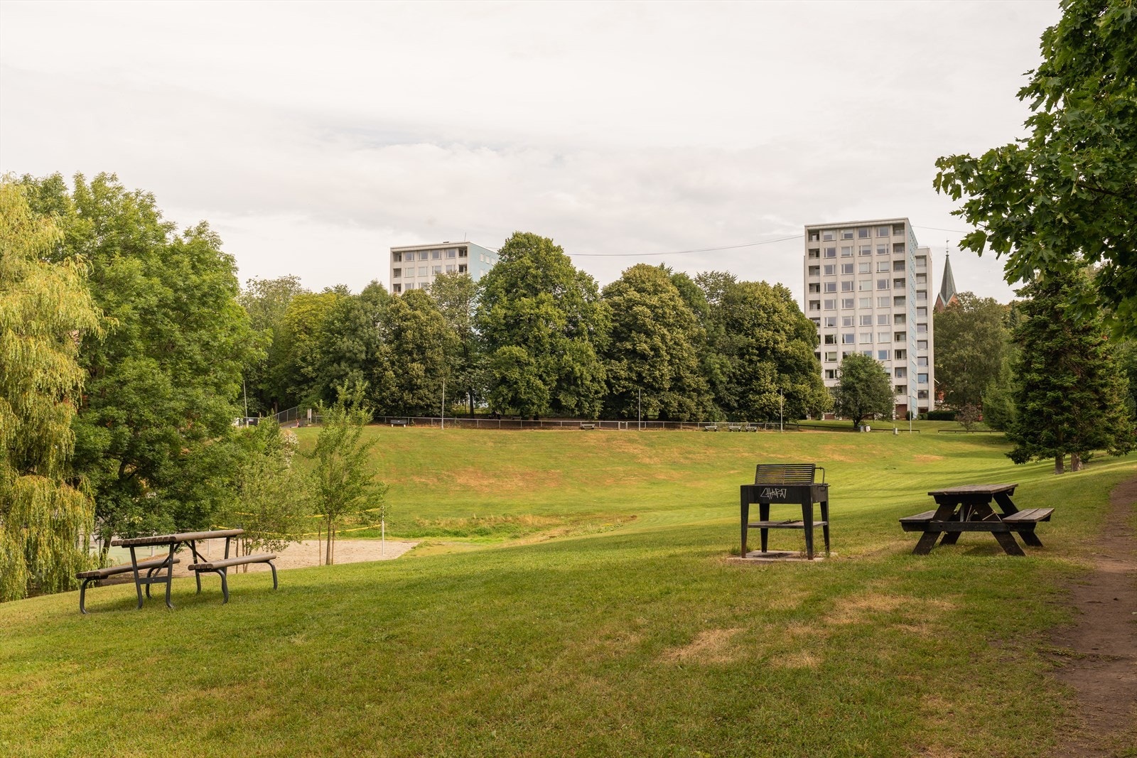 Her bor du avskjermet og omkranset av frodige lunger, men samtidig svært sentralt med gode forbindelser til offentlig kommunikasjon Galleribilde