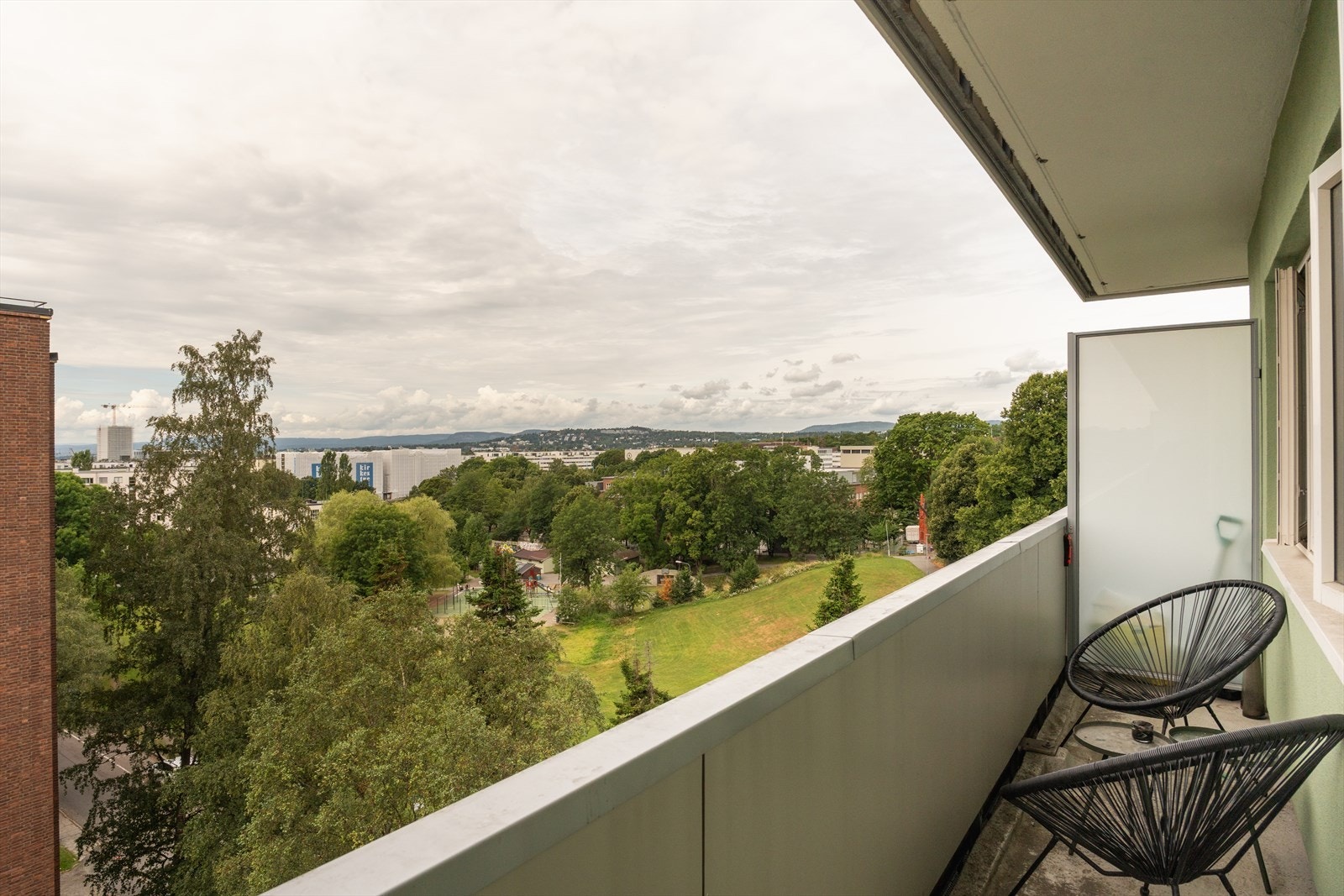 Velkommen til Wilhelm Færdens vei 13A - Et oppussingsobjekt med stort potensiale, høyt og fritt i byggets 6. etasje Galleribilde