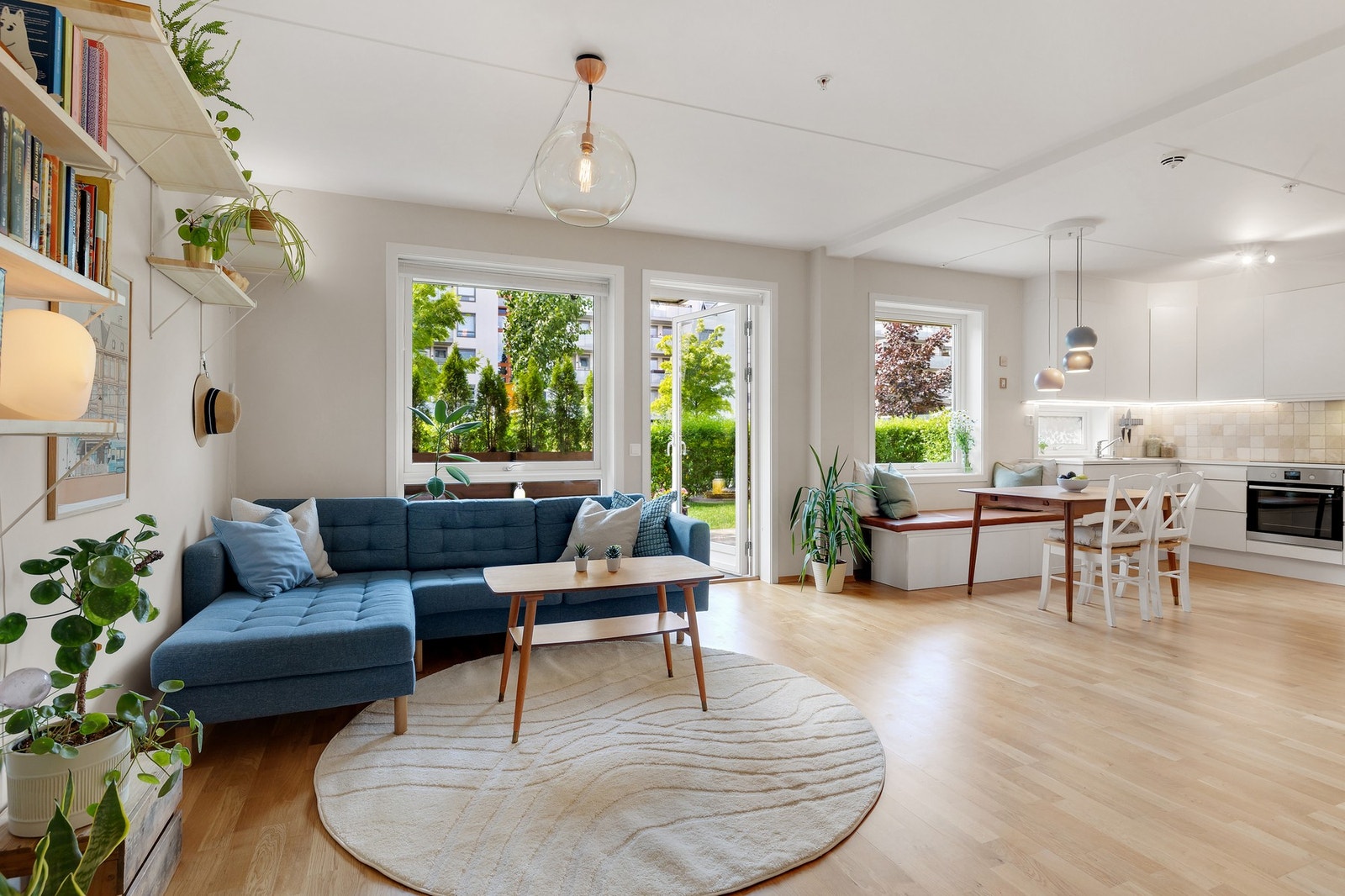 Det er god plass til sofa med tilhørende møblement Galleribilde