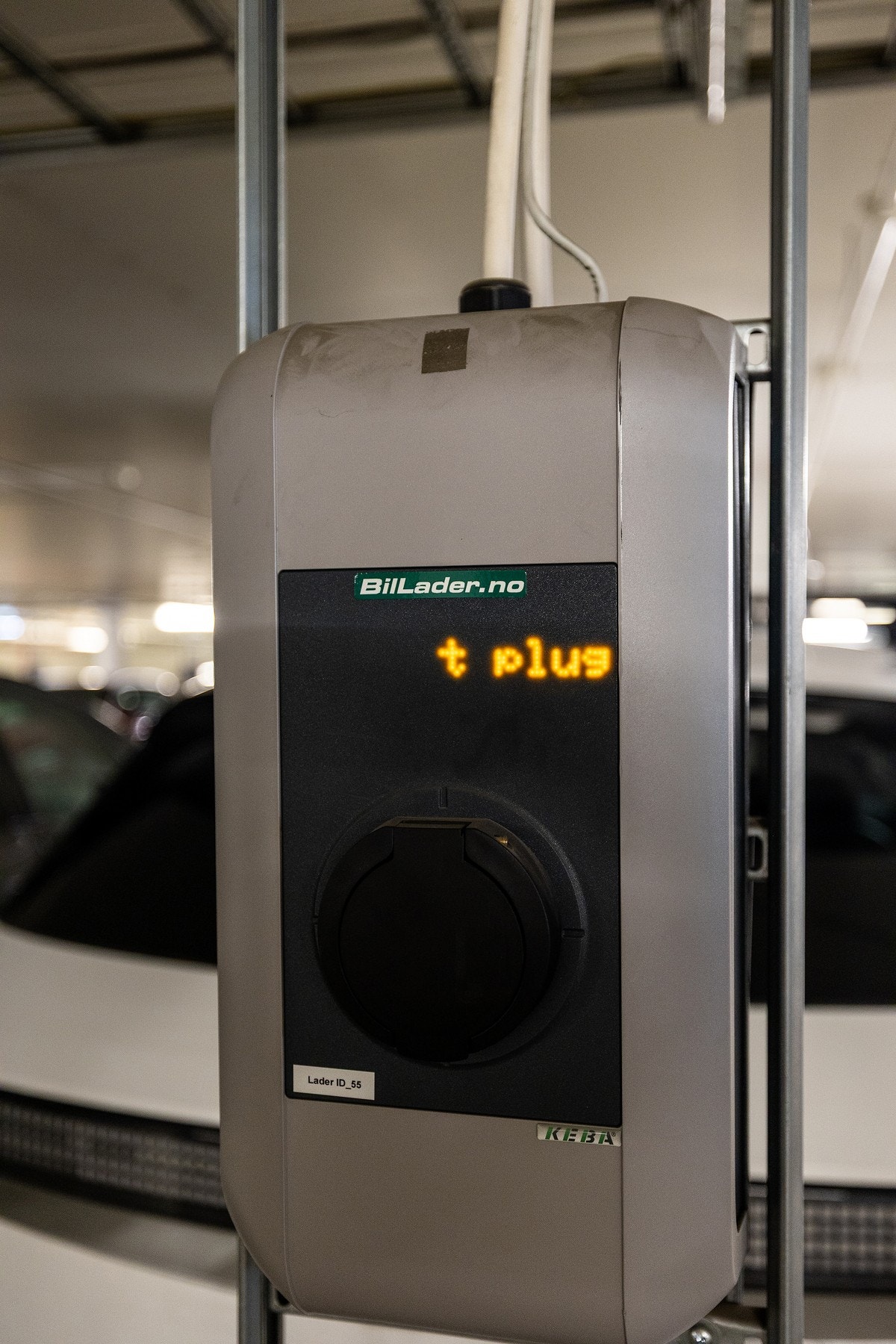 Det er montert el-bil lader på plassen Galleribilde