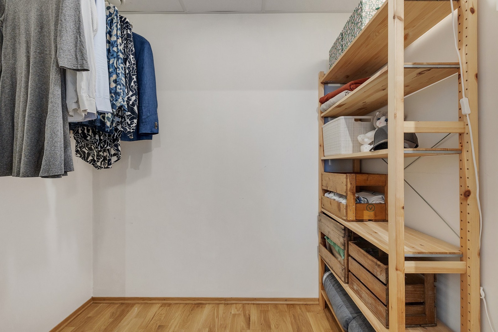 Praktisk omkledningsrom som er av god størrelse Galleribilde