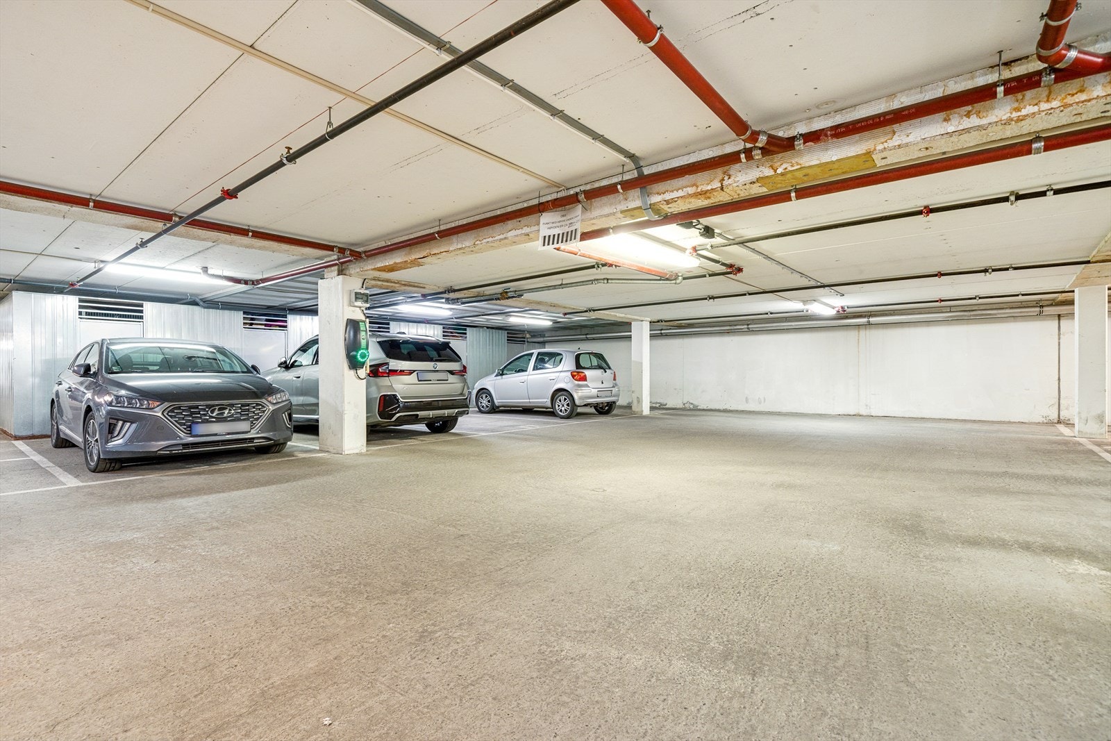 Leiligheten disponerer egen garasjeplass. Galleribilde