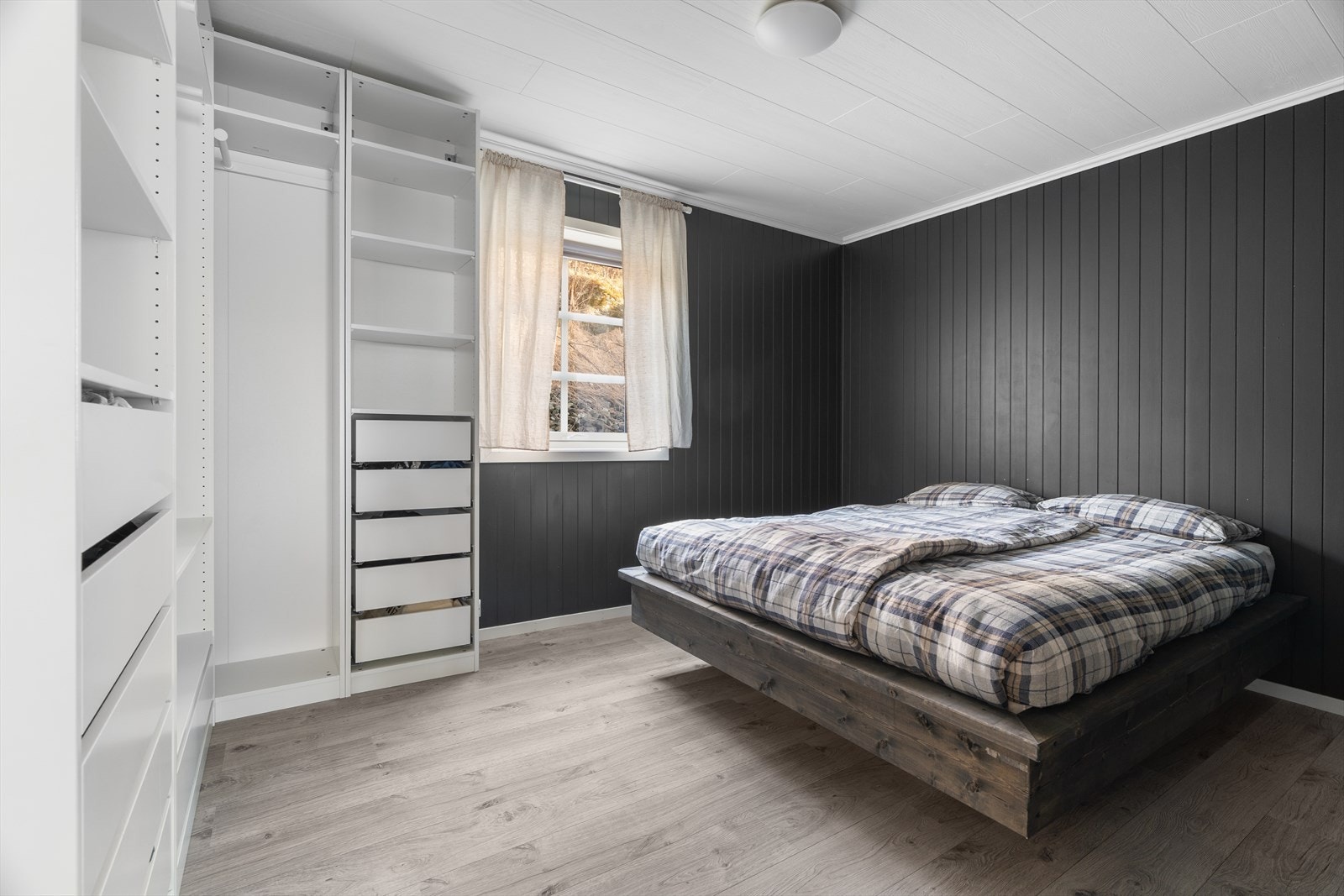 Begge soverommene har en god størrelse på hhv 11 og 12 kvadratmeter Galleribilde