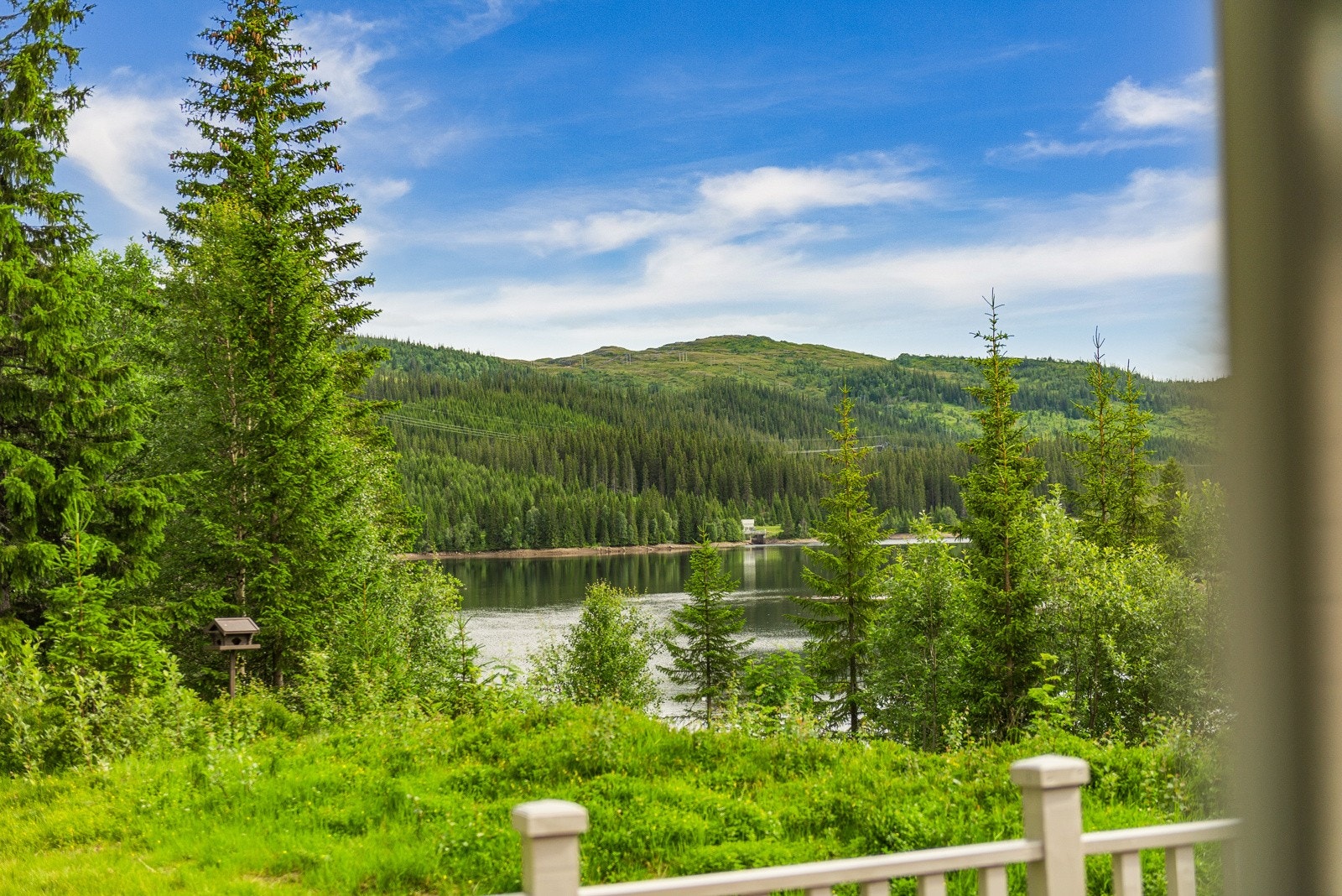 Herlig utsikt fra terrassen i retning Sølisjøen Galleribilde