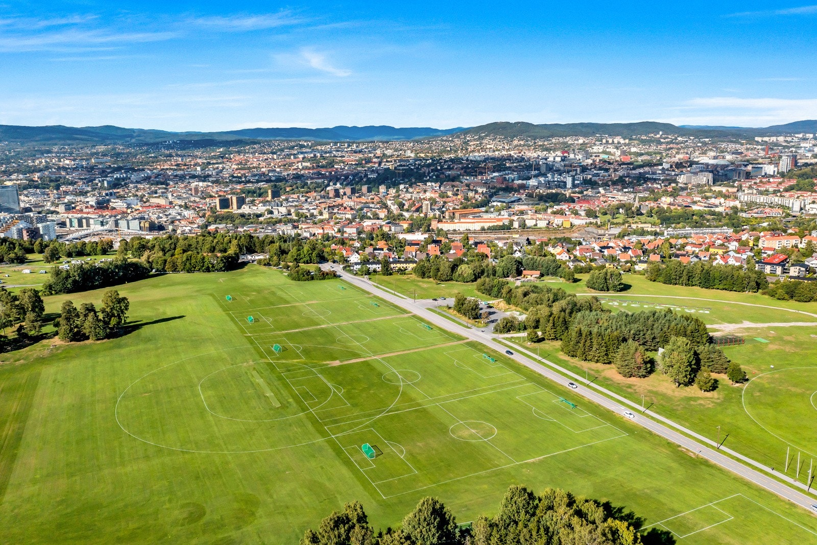 Gangavstand til populære Ekebergsletta med flotte turstier i Ekebergparken og Brannfjellskogen Galleribilde