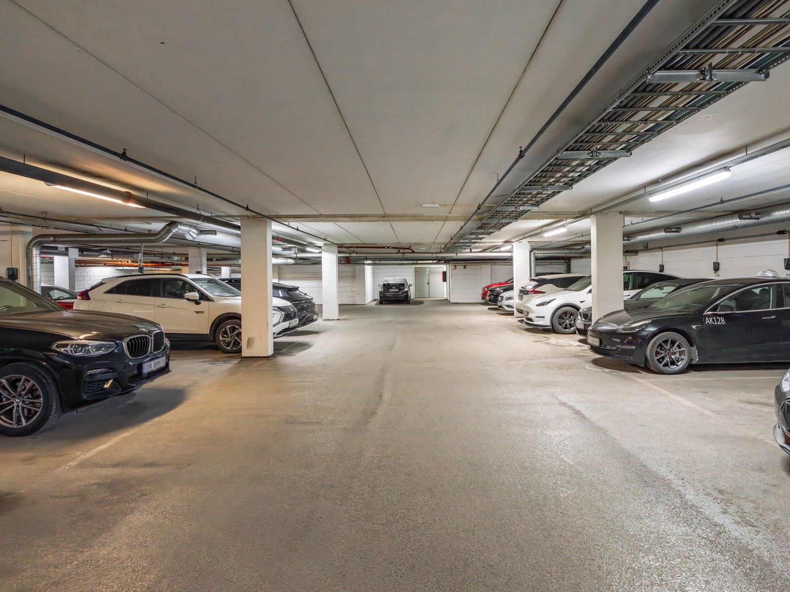 Beboere som ønsker parkeringsplass henvises til det underjordiske garasjeanlegget under Teaterkvartalet. Galleribilde