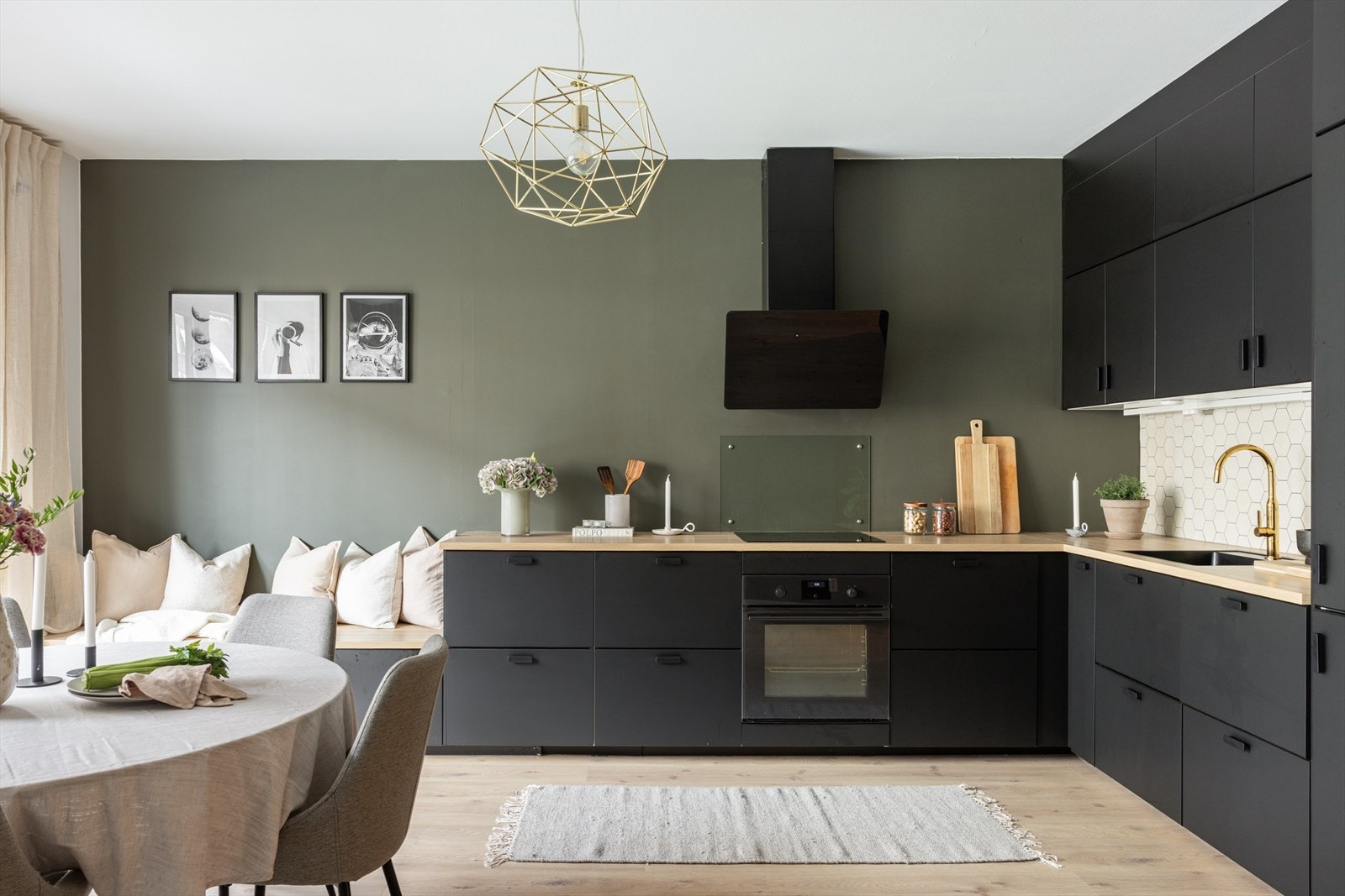 Velkommen til Casparis gate 11 - presentert av Maria Valentinsen Løken. Galleribilde