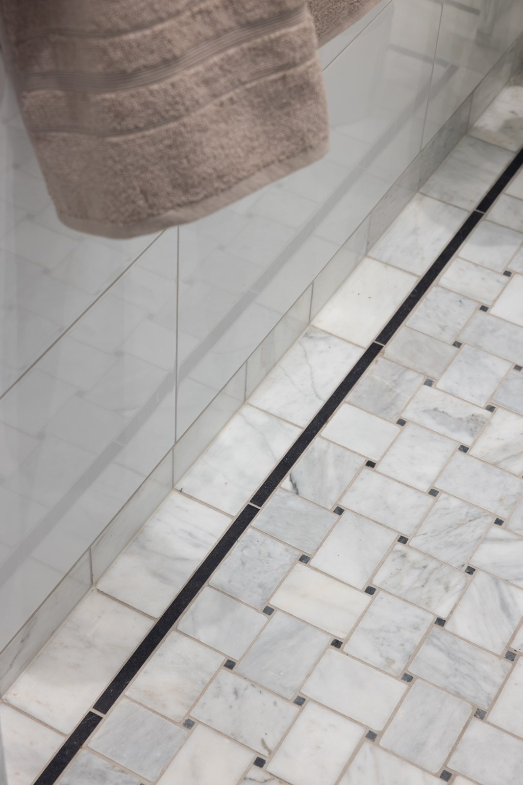 Nydelige gulvfliser. Galleribilde