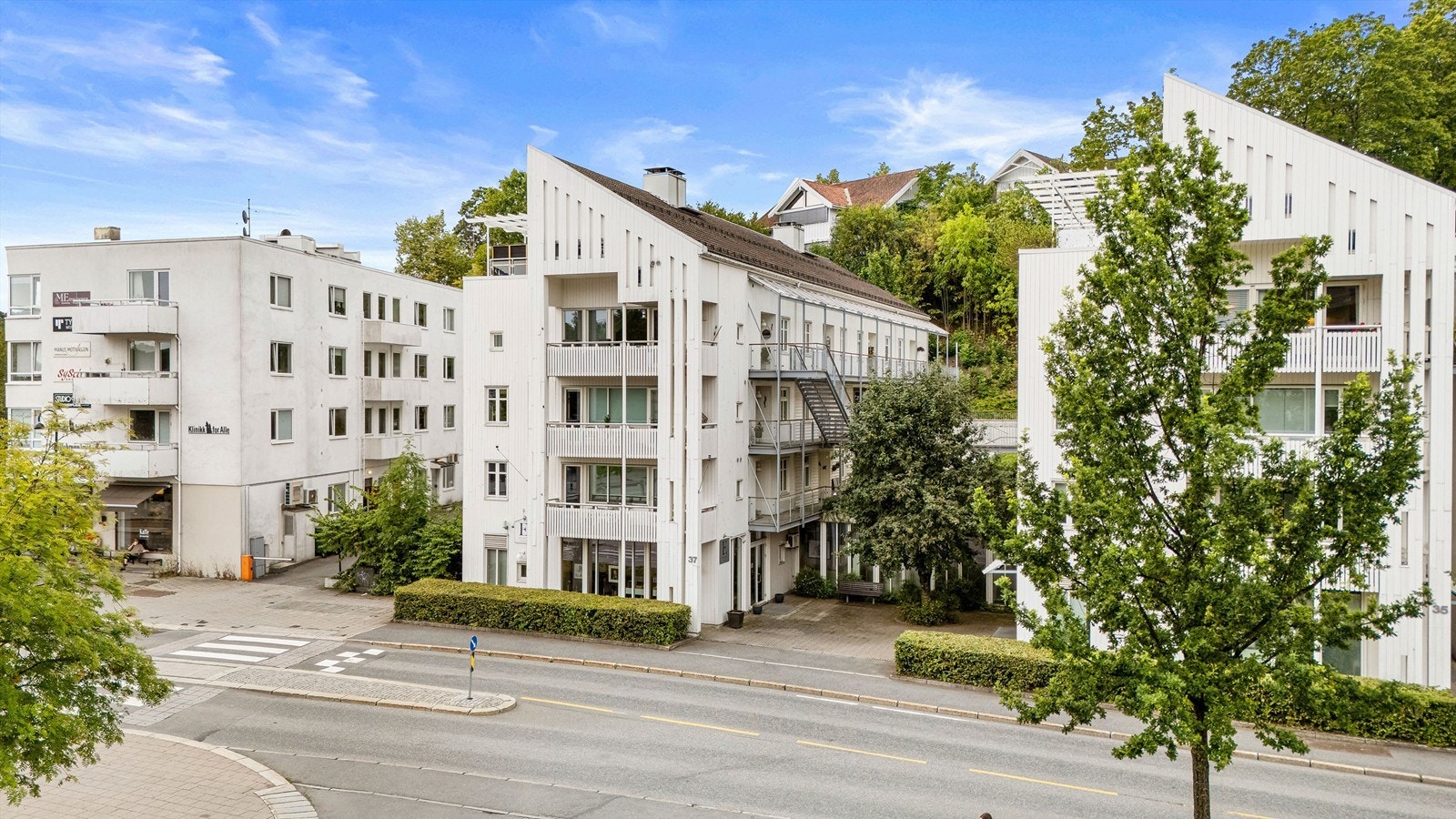 Velkommen til en flott og innholdsrik toppleilighet beliggende i sentrum av Sandvika. Galleribilde