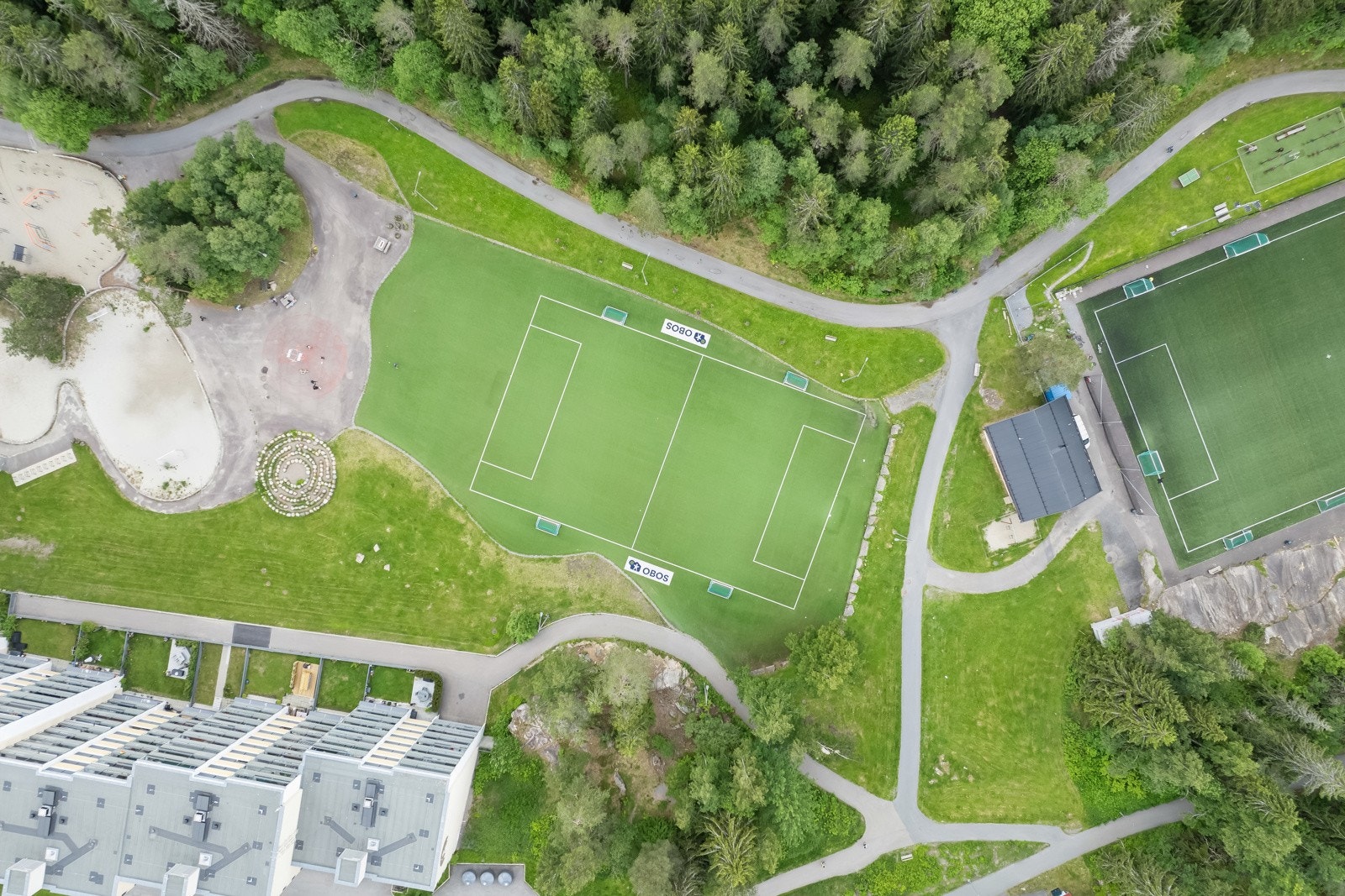 Det finnes flere fotballbaner og lekeplasser på Romsås. Et fint sted for barn å vokse opp. Galleribilde