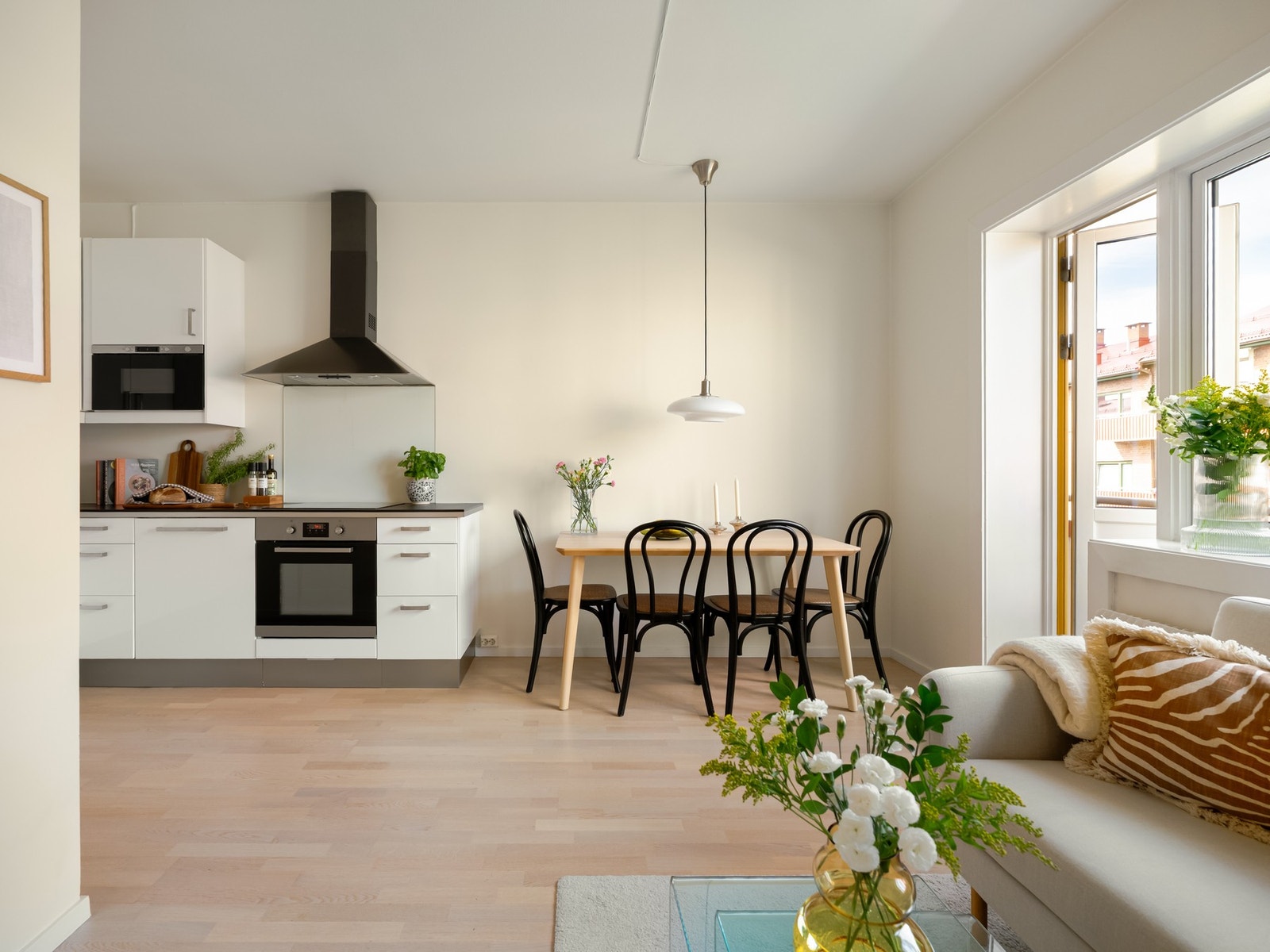 Planløsningen er helt genial, og gjør at leiligheten føles vesentlig større enn den er. Galleribilde